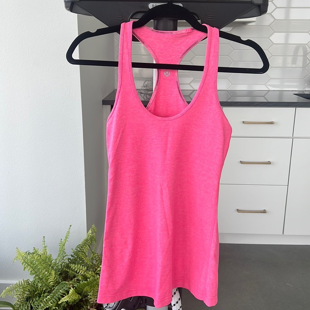 Lululemon pink tank